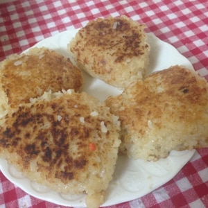 砂糖醤油で焼きおにぎり